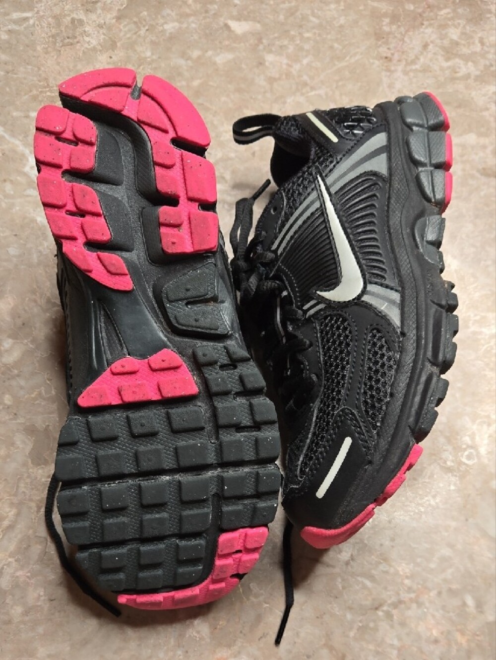 Nike  Black & Pink Mesh Running Sneakers - Picture 5 of 6